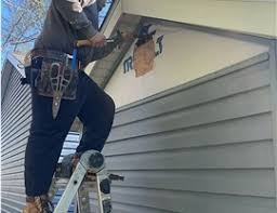 Best Siding Removal and Disposal  in Lynwood, CA